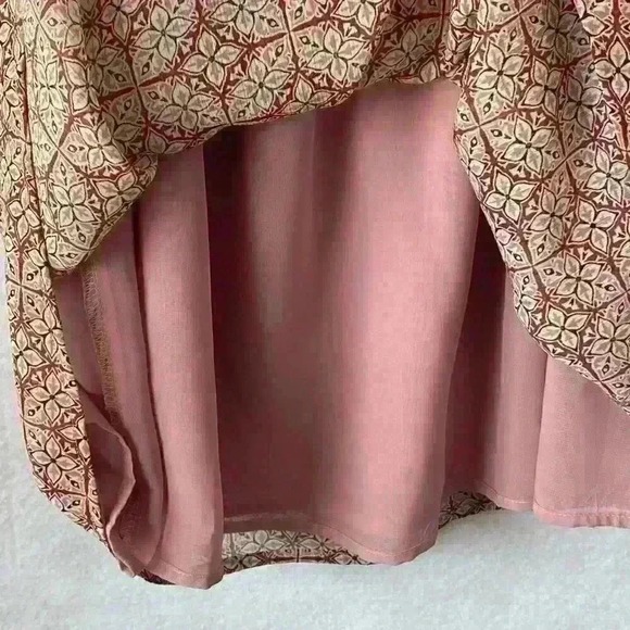 En Creme Red White Abstract Smocked Collar Flowy Sleeve Blouse Size Small - Picture 14 of 14